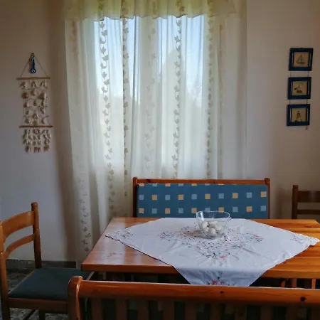 Dina's House Nyaraló *