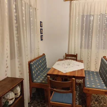 Dina's House Nyaraló Agia Thekli