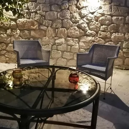 Dina's House Nyaraló *